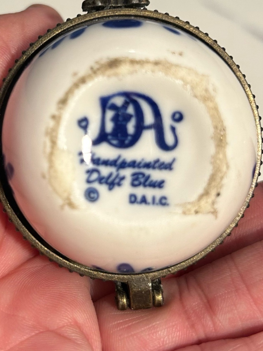 ⭐️ 5 for $25⭐️ Delft blue porcelain hinge trinket egg - Picture 10 of 11